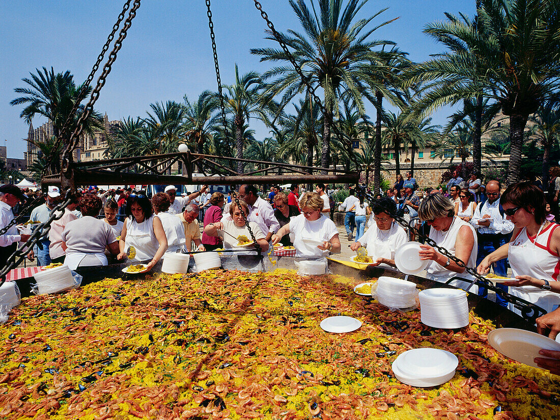 Giant paella, festivity, Parc de la Mar, Palma de Mallorca, Mallorca, Majorca, Balearic Islands, Spain