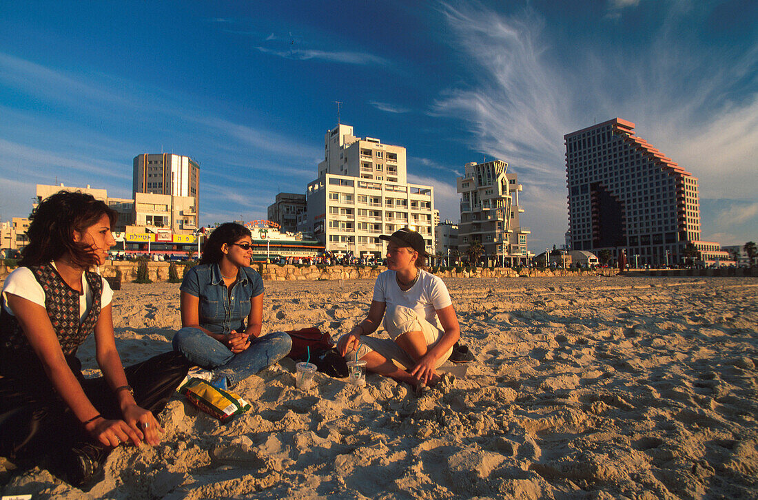 Internationale Gespraeche, Strand Tel Aviv, Israel