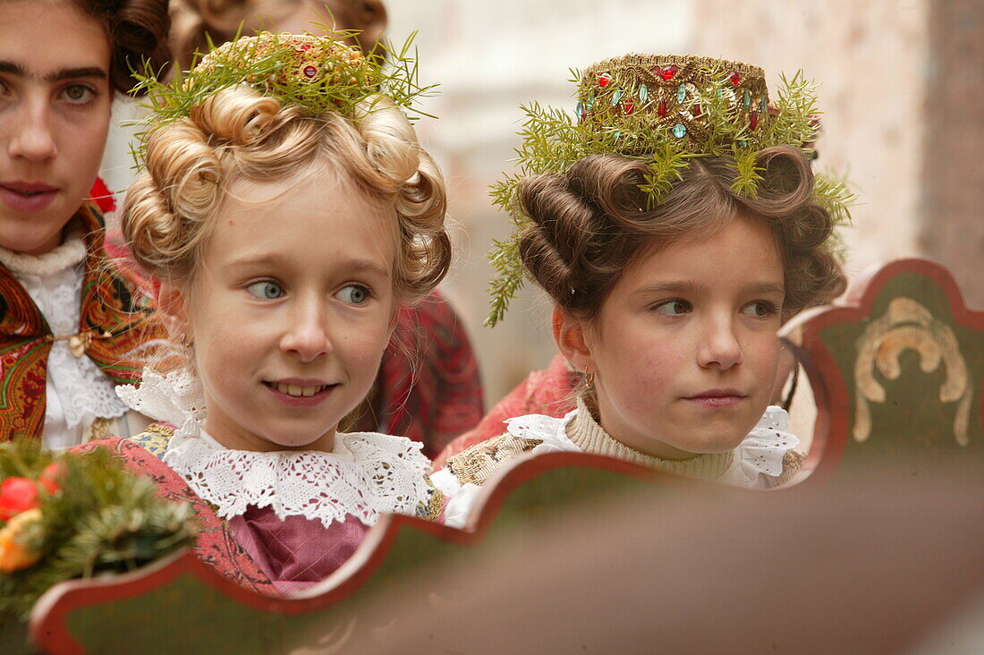 Mädchen in Tracht, Bad Tölz, Bayern, Deutschland