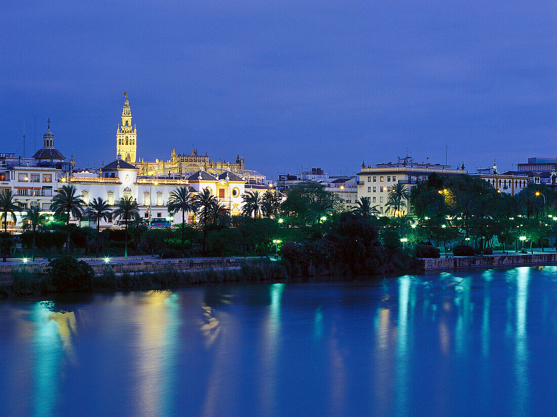 Cathedral and Arena, Rio Guadalquir, Sevilla, Andalusia, Spain
