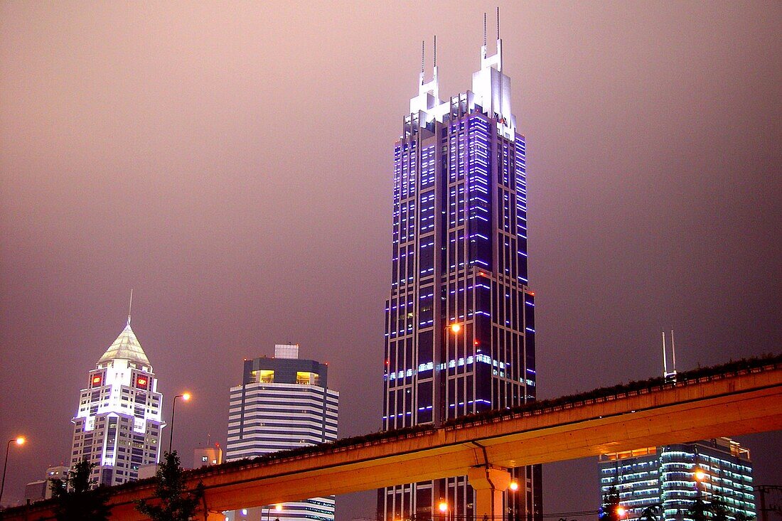 Beleuchtete Gebäude, Shanghai, China