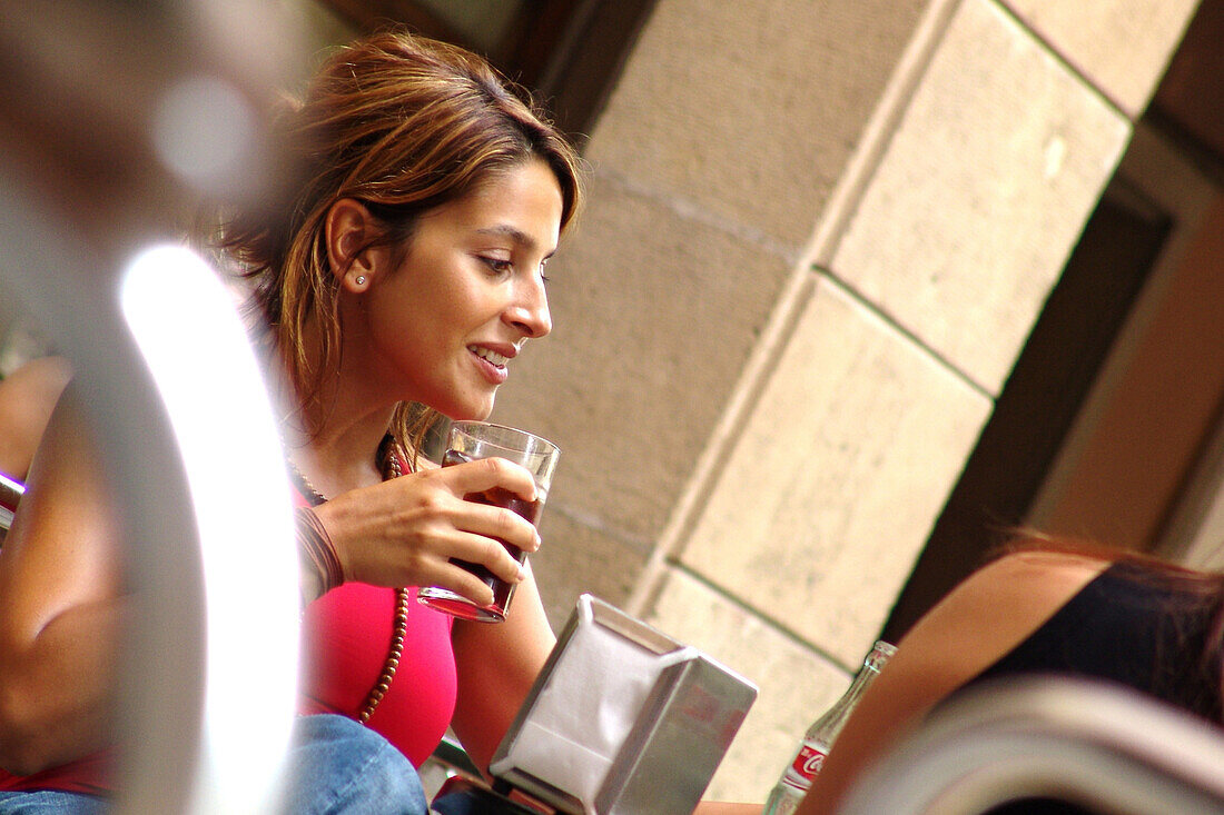 Frau, Café, Raval, Barcelona, Spanien