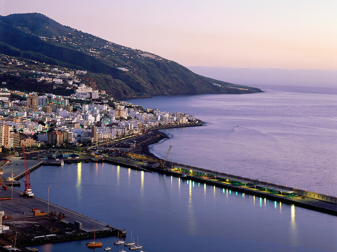 Townscape with harbour, Santa Cruz de La Palma, La Palma, Canary Islands, Atlantic Ocean, Spain
