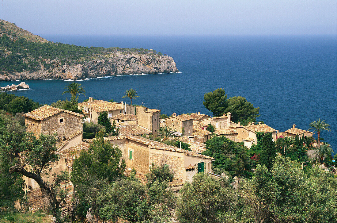 Kleiner Ort entlang der Küste, Lluch Alcari, Deia, Mallorca, Spanien