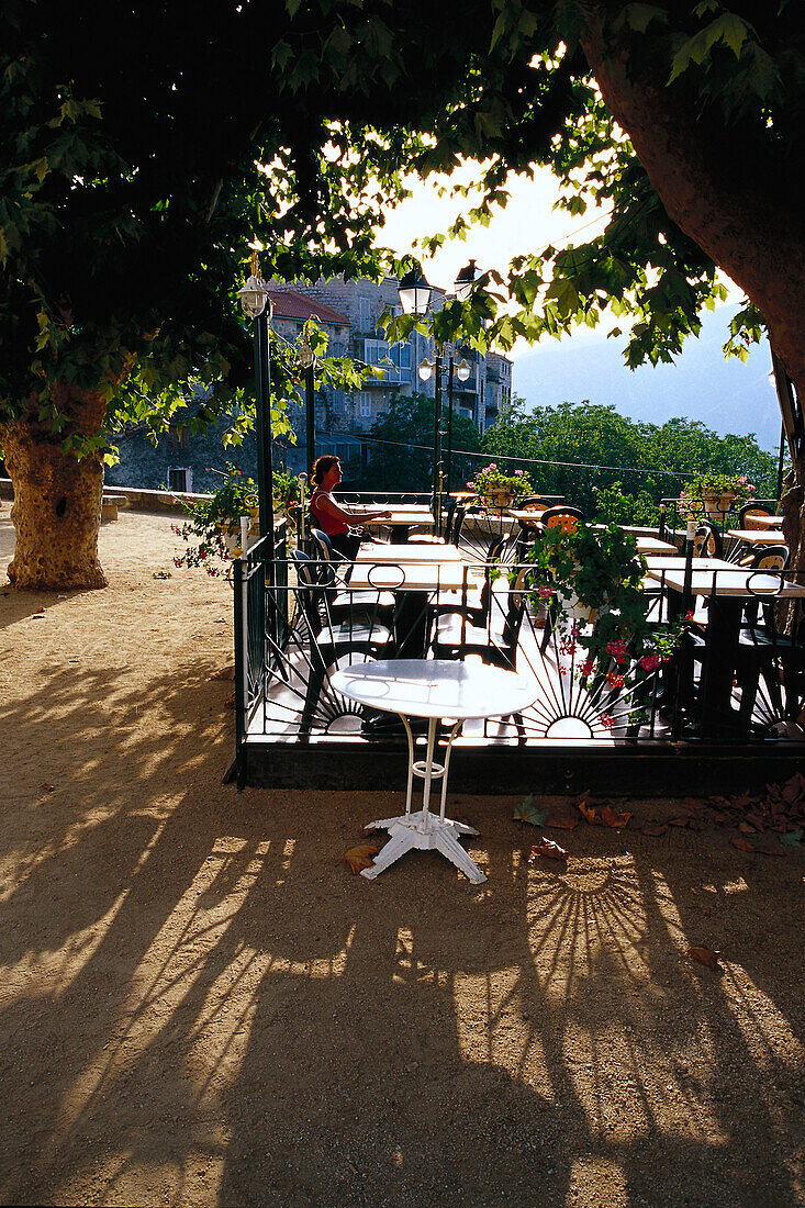 Restaurant, Terrasse, Dorfplatz, Sante Lucie de Tallano Corsica, Korsika, Frankreich