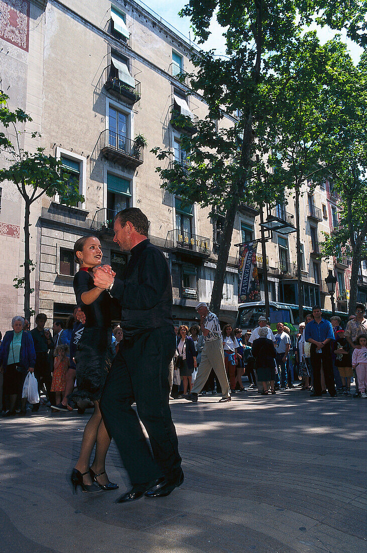 Tango dancers, Les Rambles, Barcelona, Catalonia, Spain