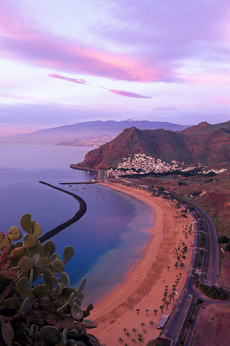 San Andrés  Sta. Cruz u. Teide, Playa de las Teresitas, Tenerife, Canary Islands, Spain