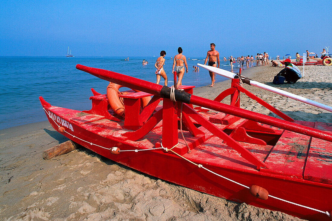 Boot am Strandt, Viareggio, Toskana, Italien