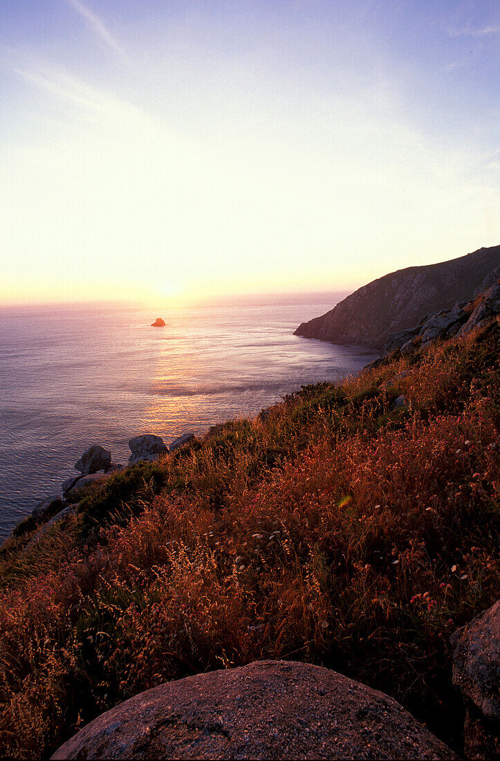 Sonnenuntergang am Kap Finisterre, Provinz La Coruna, Galizien, Spanien, Europa