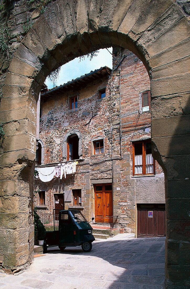 Ape Van, Alley, Anghiari near Arezzo, Tuscany, Italy