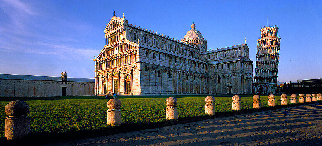 Dom und Schiefer Turm, Campo dei Miracoli, Pisa, Toskana, Italien Europa