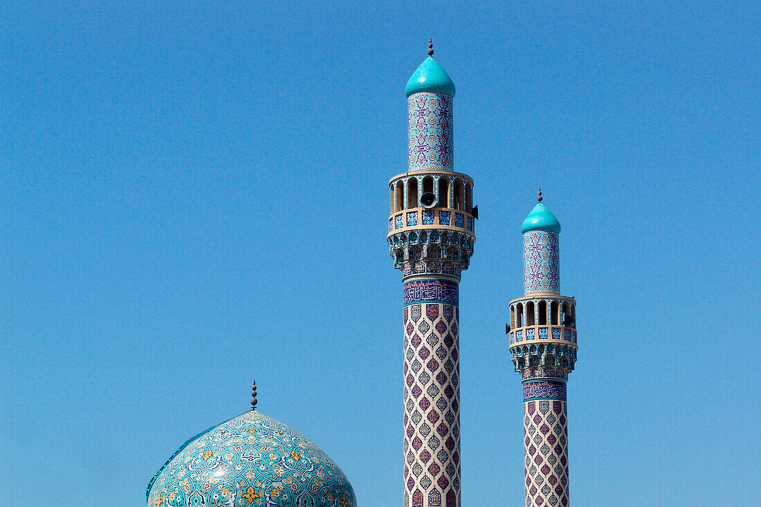 Minarett einer iranischen Moschee im Sonnenlicht, Jumeirah, Dubai, VAE, Vereinigte Arabische Emirate, Vorderasien, Asien