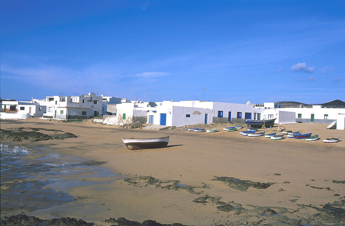 Fischerboote, Strand, Caleta del Sebo, La Graciosa, Kanarische Inseln Spanien, near Lanzarote