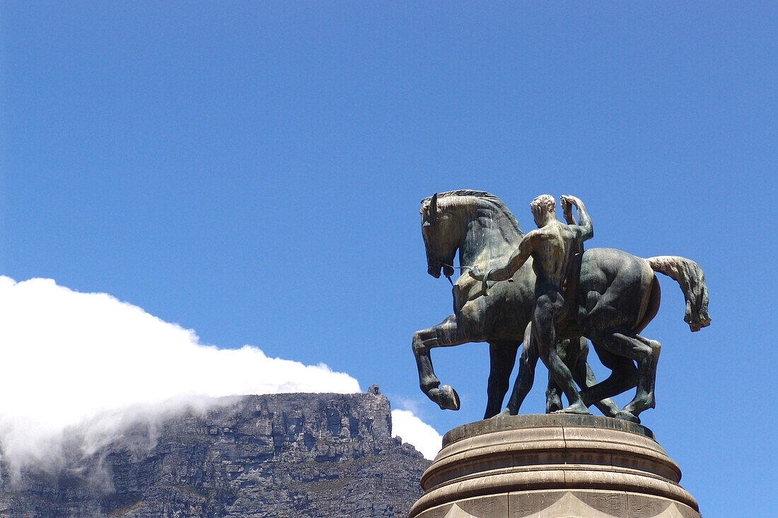 Statue and table mountain in the sunlight, Cape Town, South Africa, Africa
