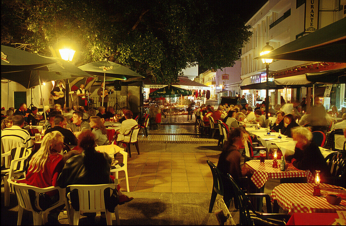 Nachleben am Hauptplatz, Corralejo, Fuerteventura, Kanarische Inseln, Spanien, Europa