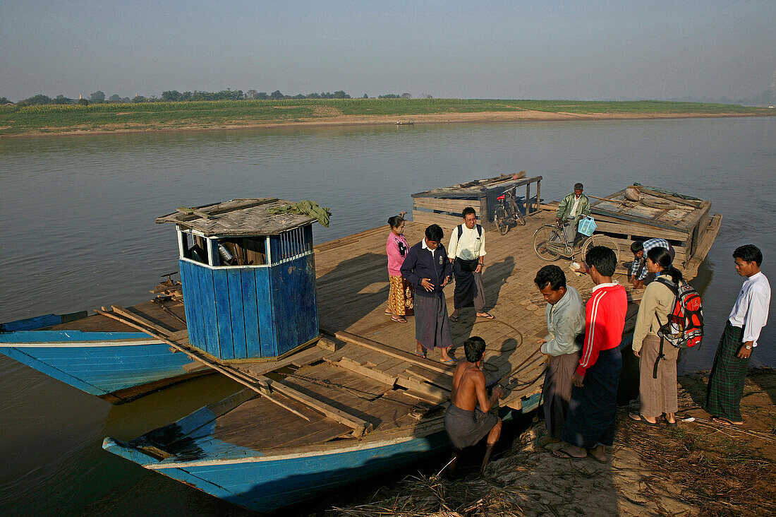 Ferry to Ava, Innwa, formerly Ava, Mandalay, Myanmar