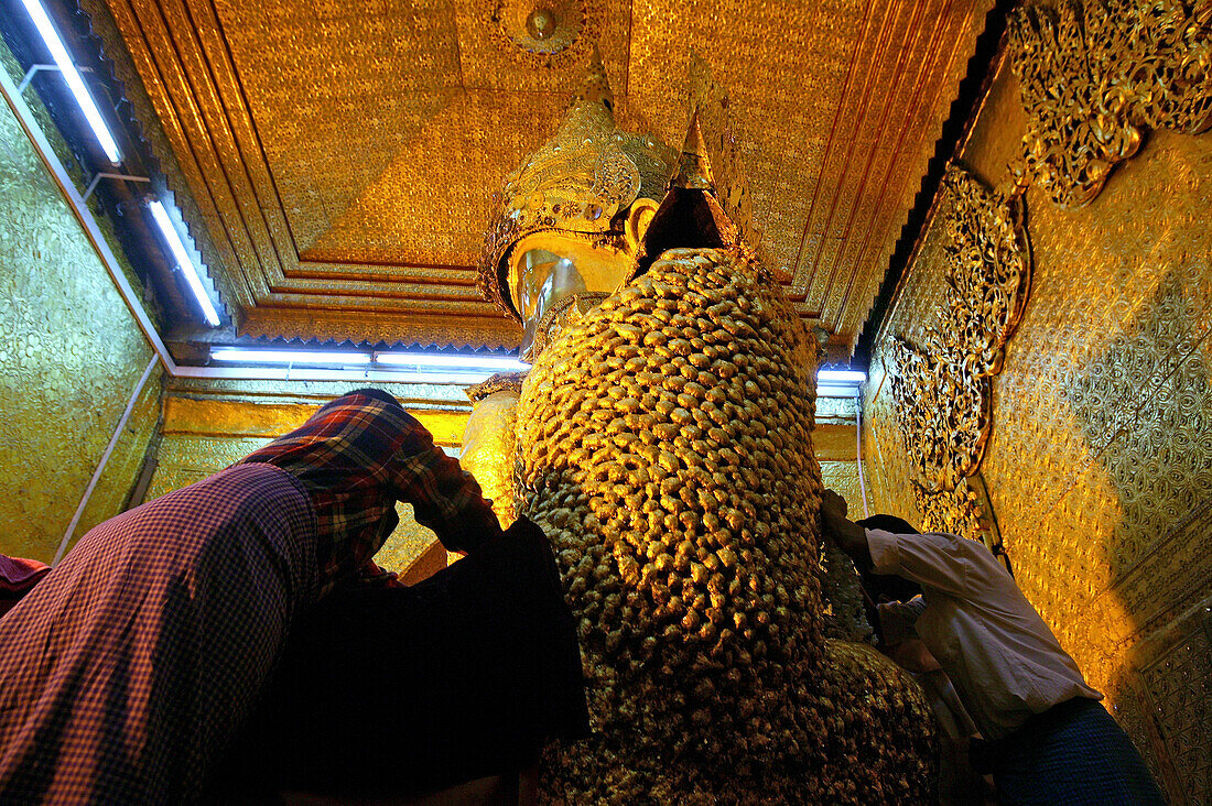 Maha Myat Muni Buddha Image, Mandalay, Burma, Myanmar