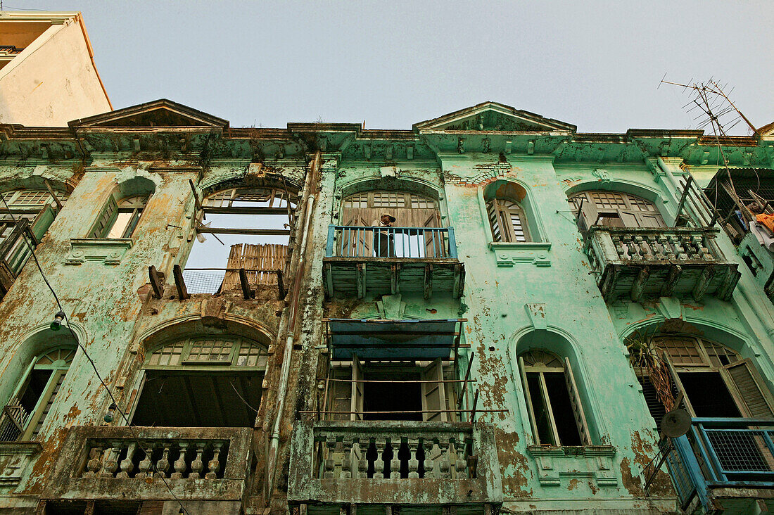 Colonial architecture, Yangon, Koloniale Architektur, Rangun, Yangon, facade, Anglo-Indian architecture