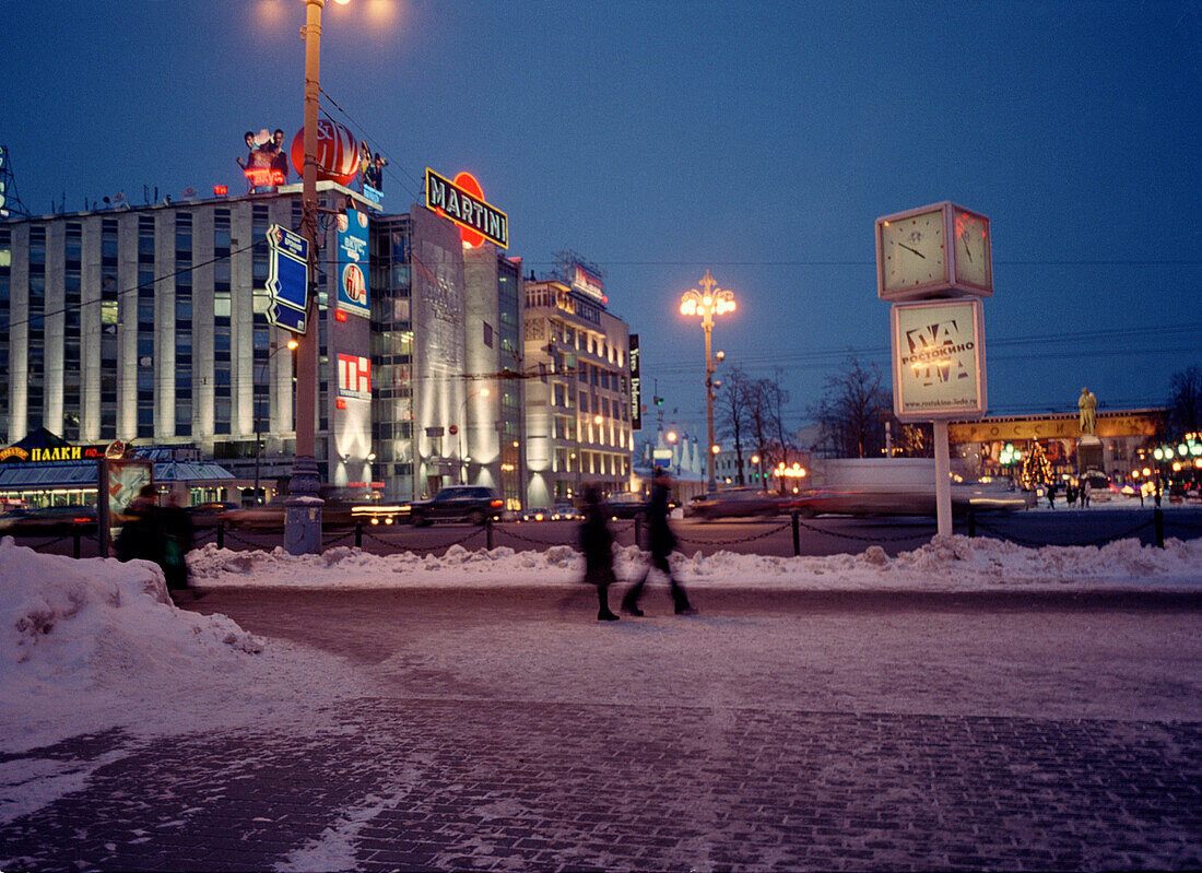 Nachtaufnahme, Puschkin-Platz, Moskau, Russland