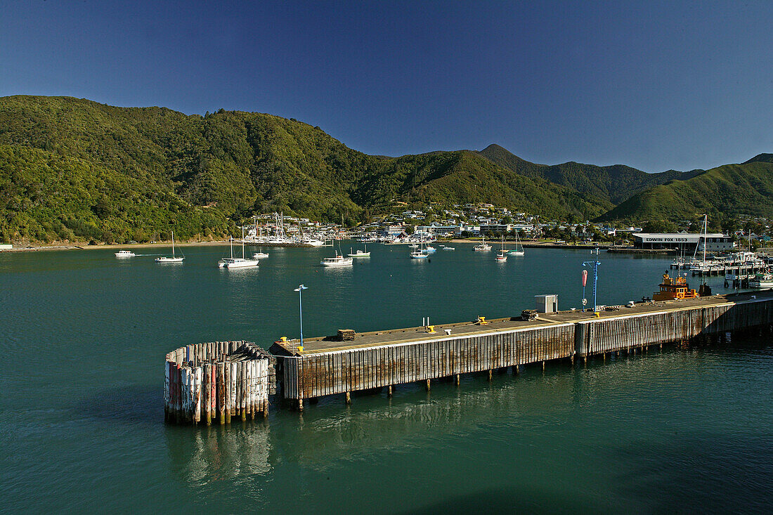 Picton harbour, ferry terminal, arrival at Picton in the north of the South Island, Ankunft an der Suedinsel, Picton Hafen