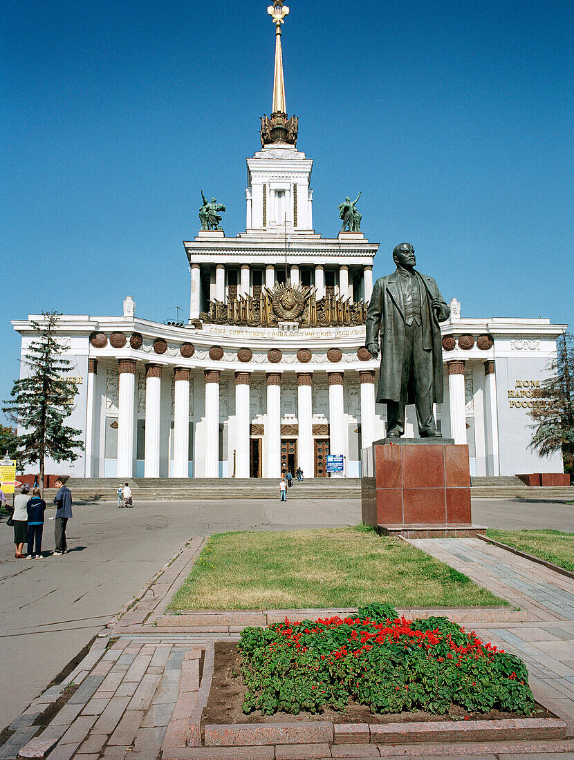 Lenin-Statue, Zentralpavillon, Allrussisches Ausstellungszentrum, Moskau, Russland