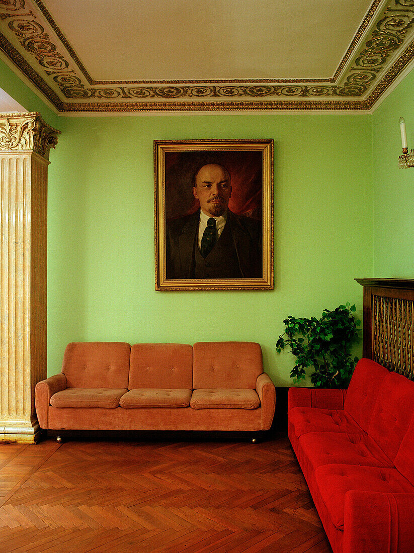 Gemälde von Lenin in der Lobby des Hotels Sovietsky, Moskau, Russland