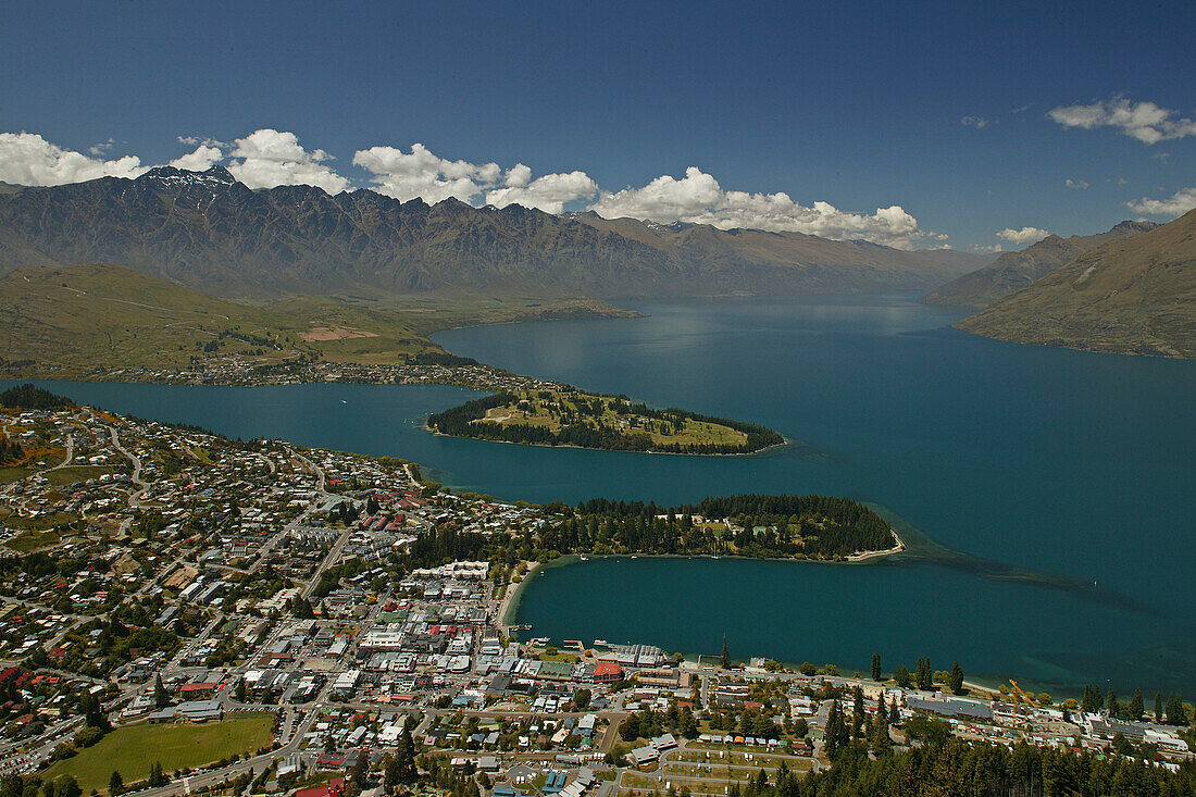 View from Bob's Peak, Queenstown, Above Queenstown Lake Wakatipu and the peaks of the Remarkables, Otago, New Zealand, Oceania