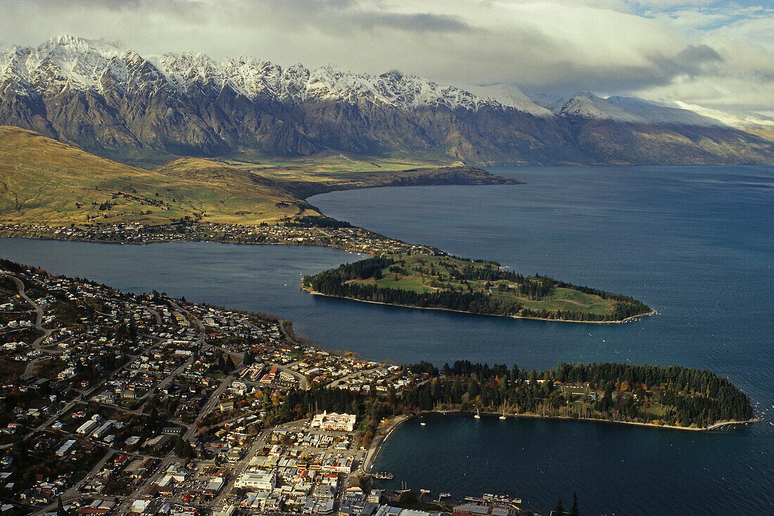 View from Bob's Peak onto Queenstown, Lake Wakatipu and the snowy peaks of the Remarkables, South Island, New Zealand, Oceania