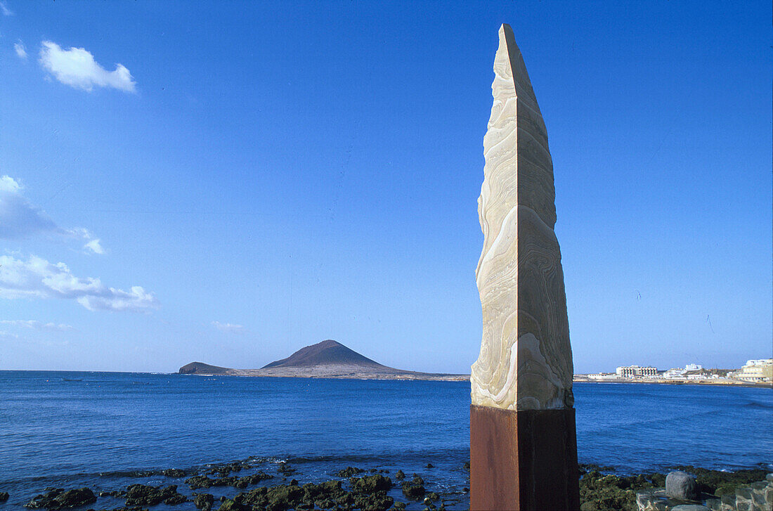 Skulptur an der Uferpromenade, El Medano, Teneriffa Kanarische Inseln, Spanien