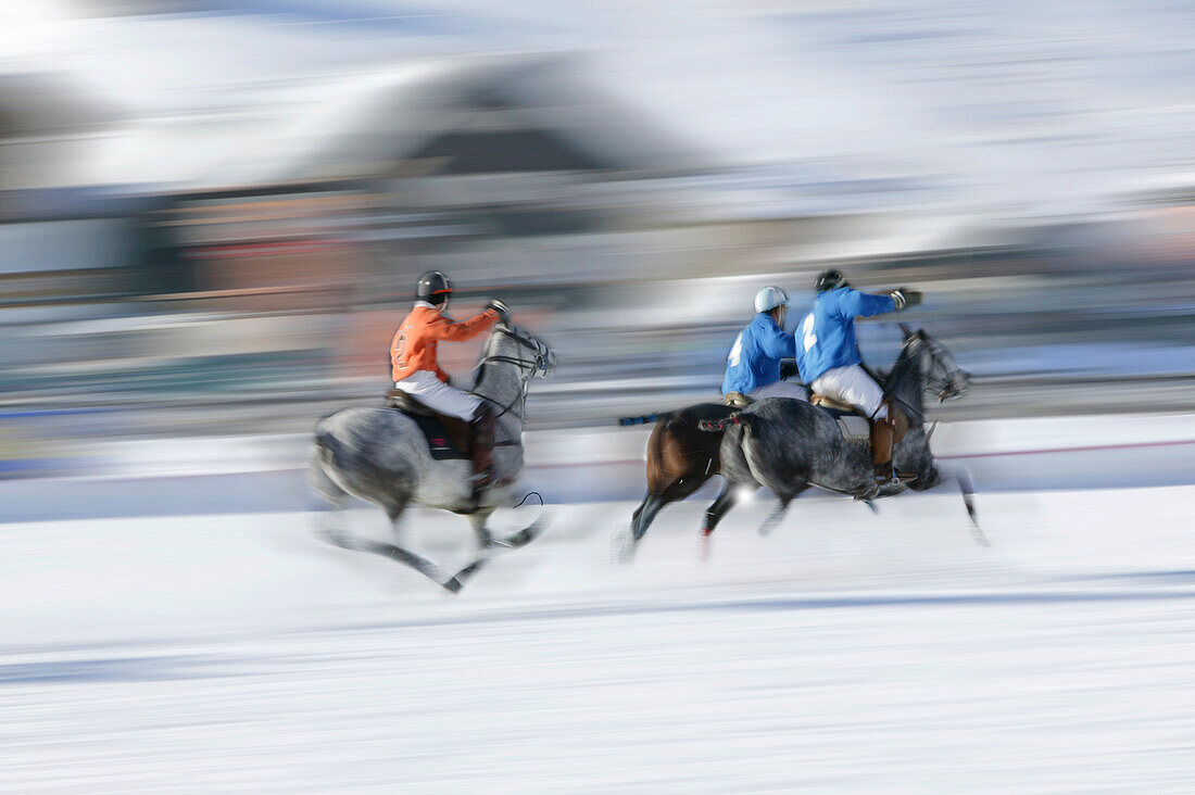 Polo auf Schnee, Internationaler Wettkampf in Livigno, Italien