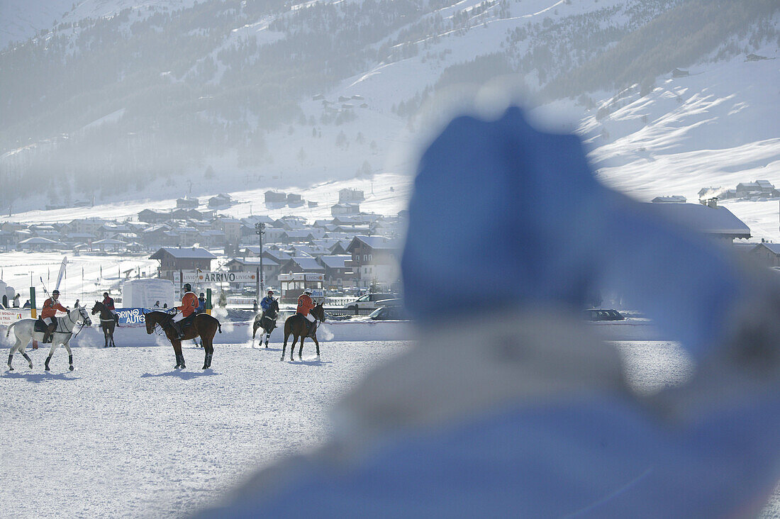 Playing polo in the snow, International tournament in Livigno, Italy