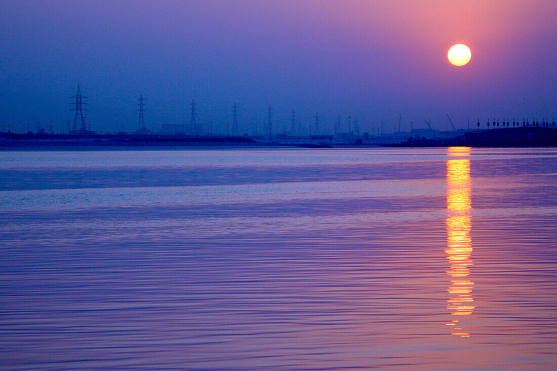 Dubai Creek bei Sonnenaufgang, Dubai, Vereinigte Arabische Emirate, Vorderasien, Asien