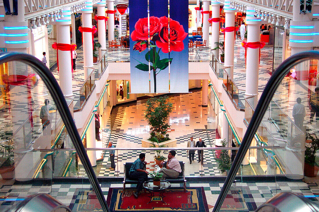 People at a Shopping Center, Dubai, UAE, United Arab Emirates, Middle East, Asia
