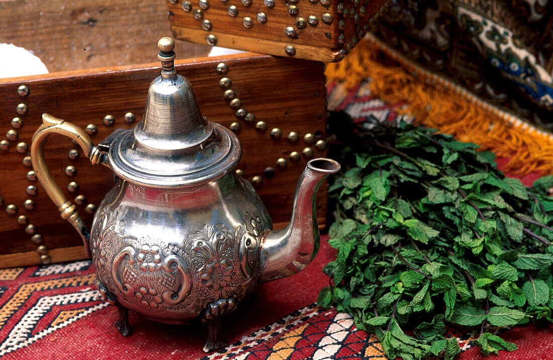 Teekanne, Minze, Stilleben, Taroudant Marokko