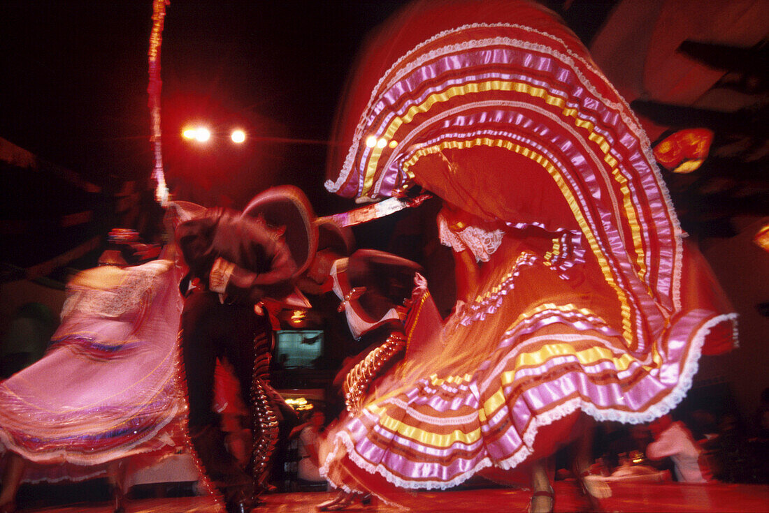 Mexikanischer Tanz, Cancum, Quintana Roo Yucatán, Mexiko