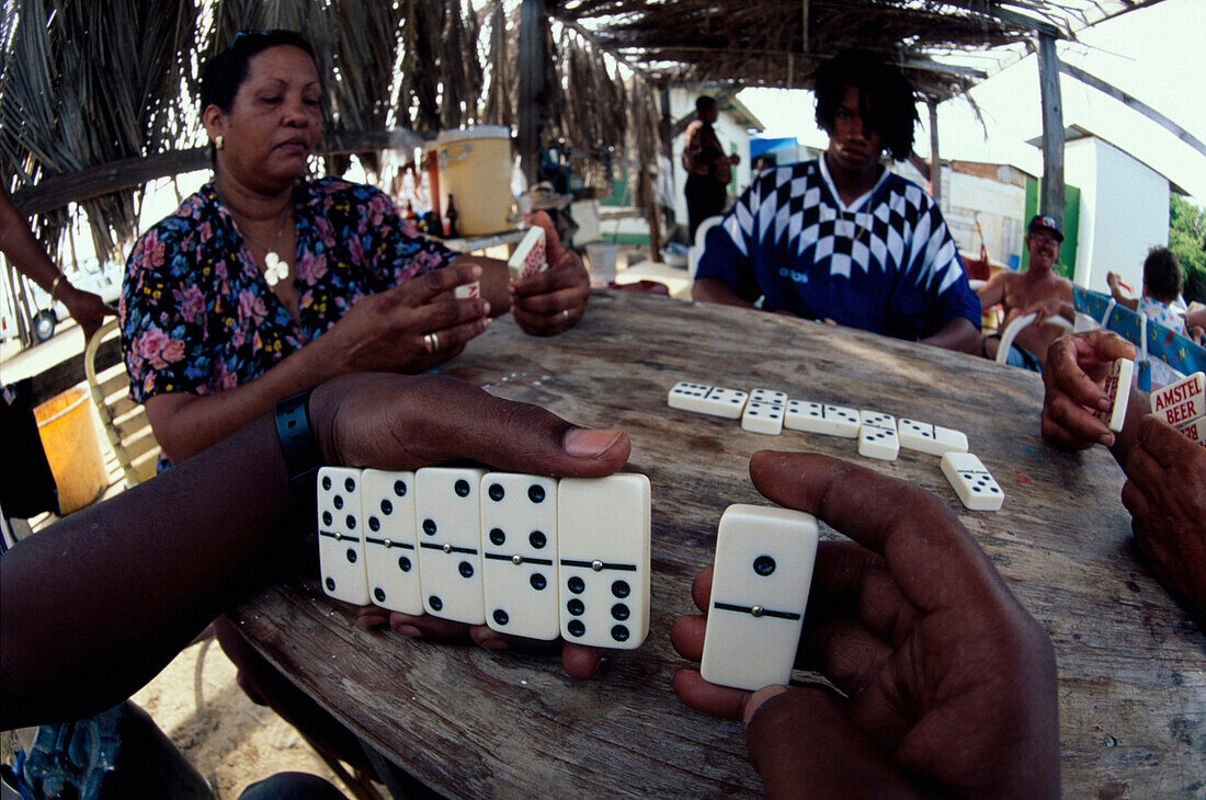 Dominospieler, Cai, Bonaire Niederlaendische Antillen