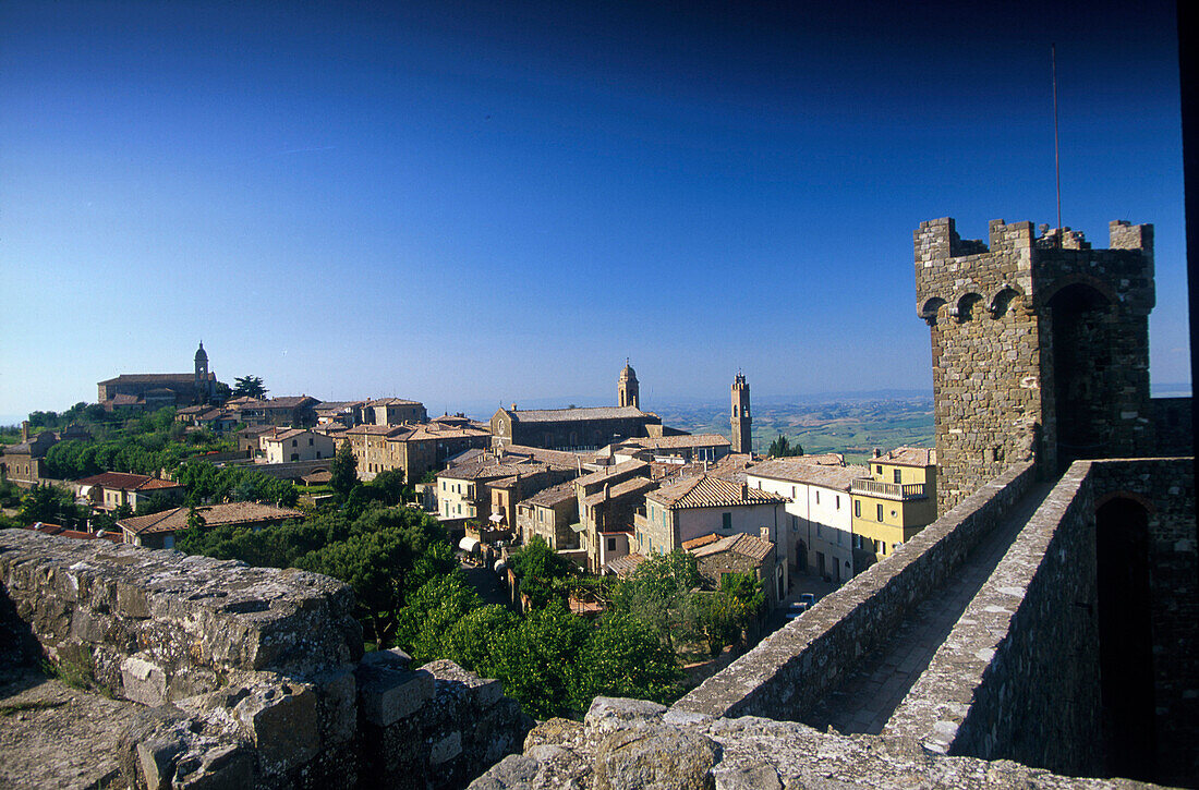 Burg und Dorf Montalcino, Toskana Italien