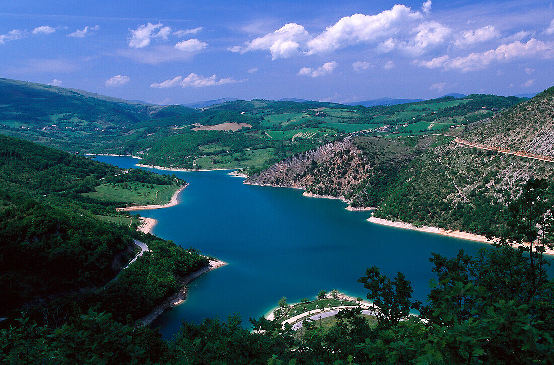 Lago di Fiastra Lake, Monti Sibillini National Park, Italy