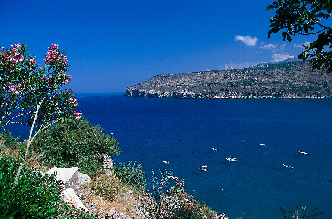 Bucht in der Nähe von Dirou, Halbinsel Mani, Peloponnes, Griechenland