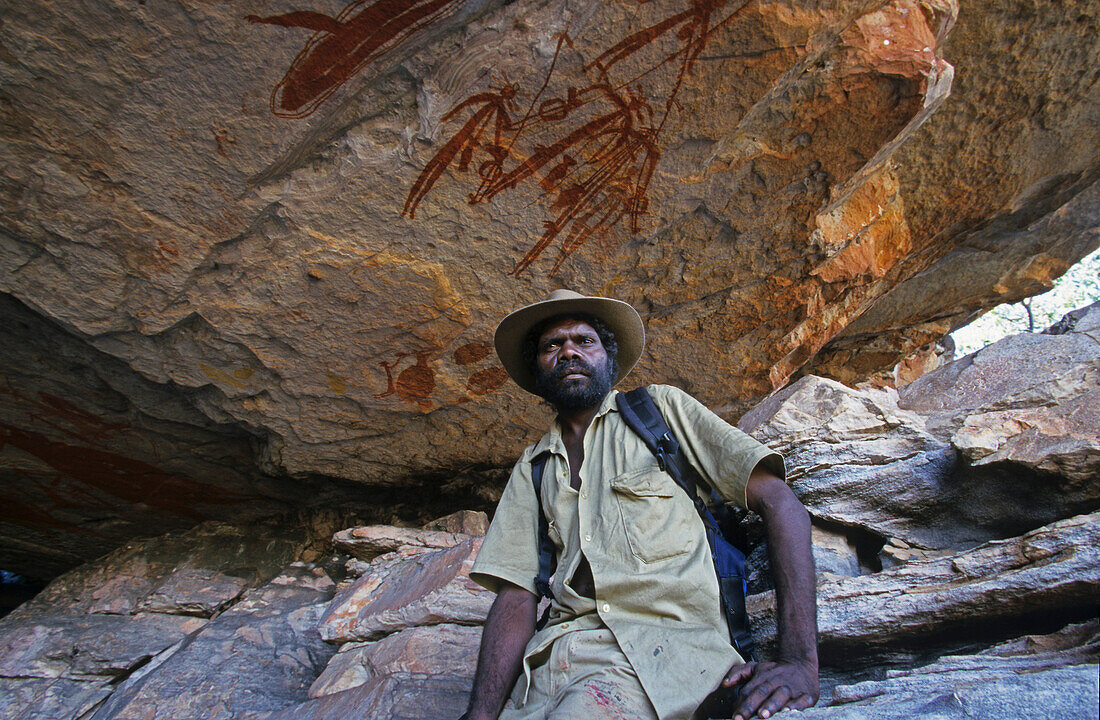 Aboriginal guide, Arnhemland, NT, Injaluk Hill, Oenpelli, Arnhemland, Northern Territory