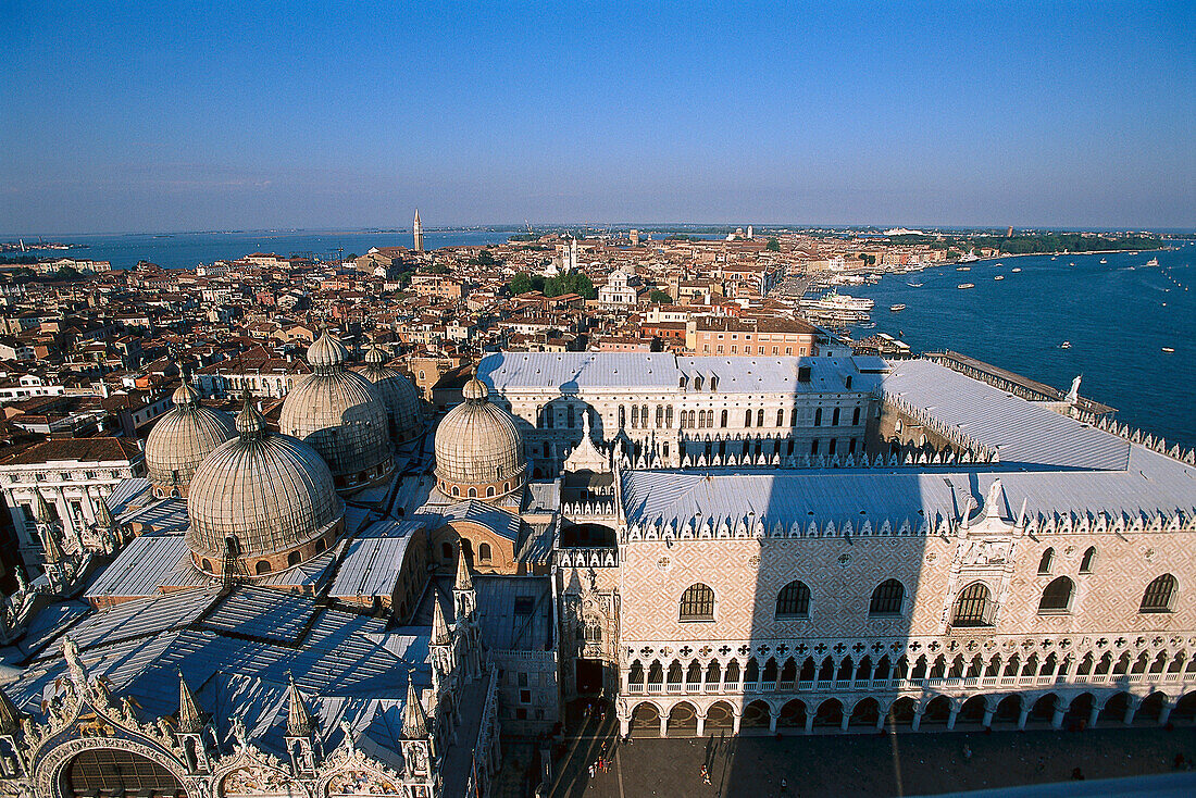 View from Campanile over, Dogenpalace, Venice Venetien, Italy