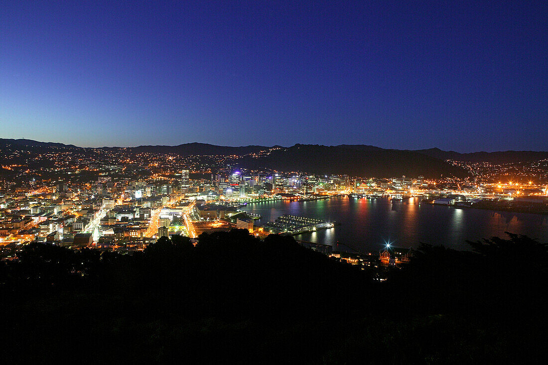Wellington city lights, Harbour, Wellington, capital, Hauptstadt, Stadtlichter und Hafen von Mount Victoria