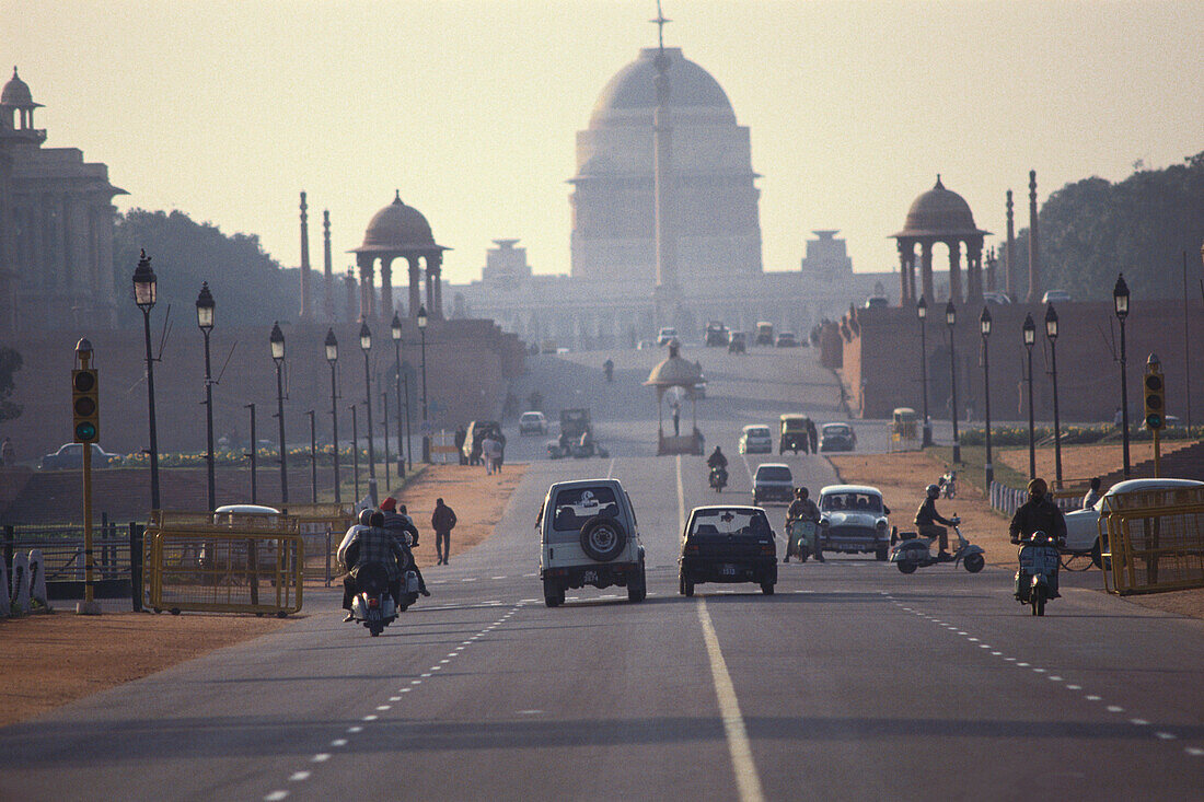 View at street and government building in the morning, Rajpath, New Delhi, India, Asia