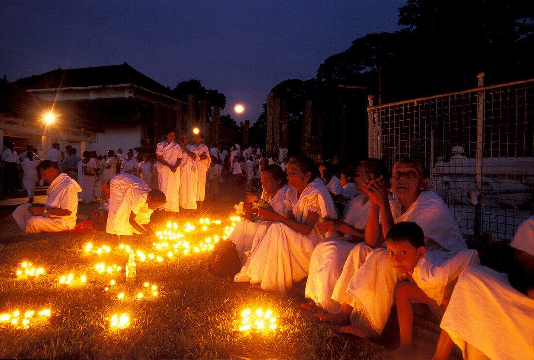 Poya-fest, Maha Bodi Temple, Anuradhapura, North Central Province, Sri Lanka