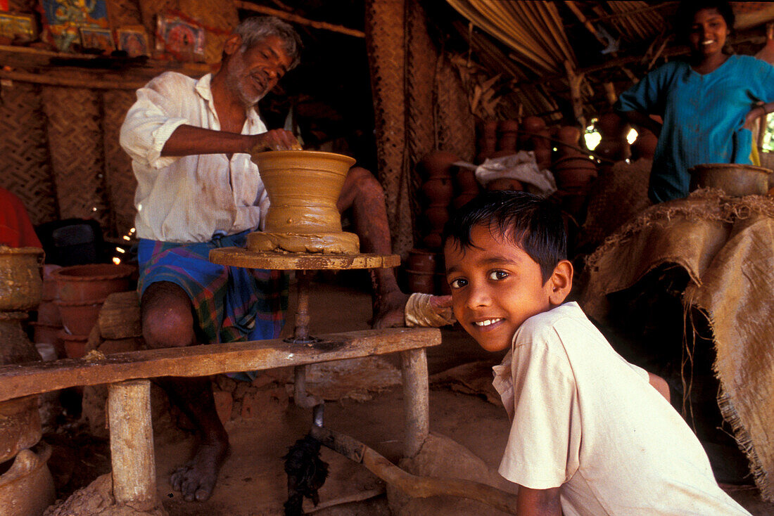 Potter at work, Wellawaya, Sri Lanka