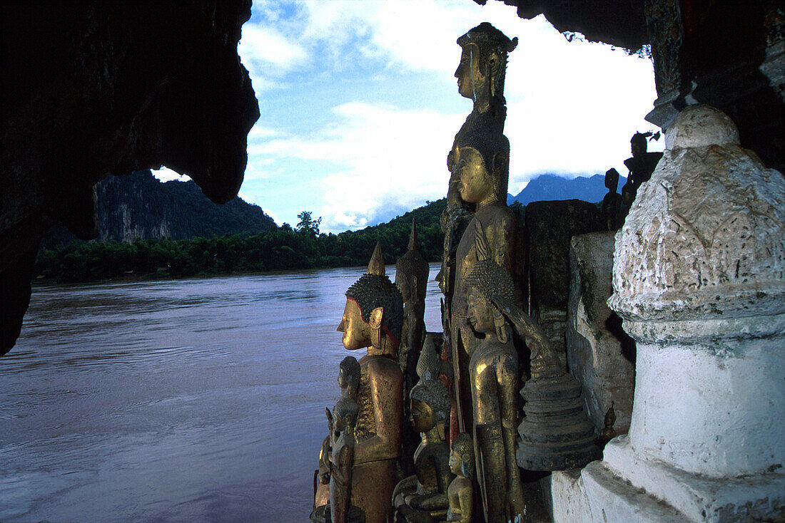 Statuen in der Höhle von Pak Ou, Luang Prabang Laos