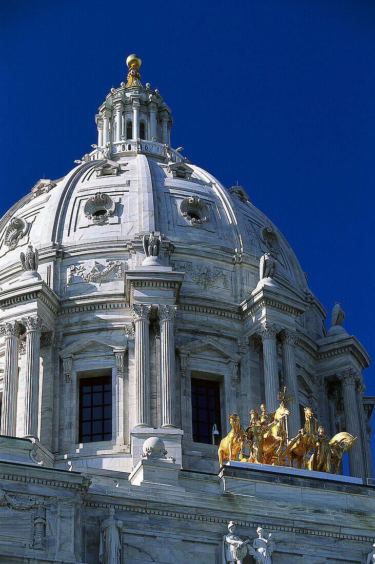 State Capitol St. Paul under blue sky, Twin Cities, Minneapolis, Minnesota, USA, America