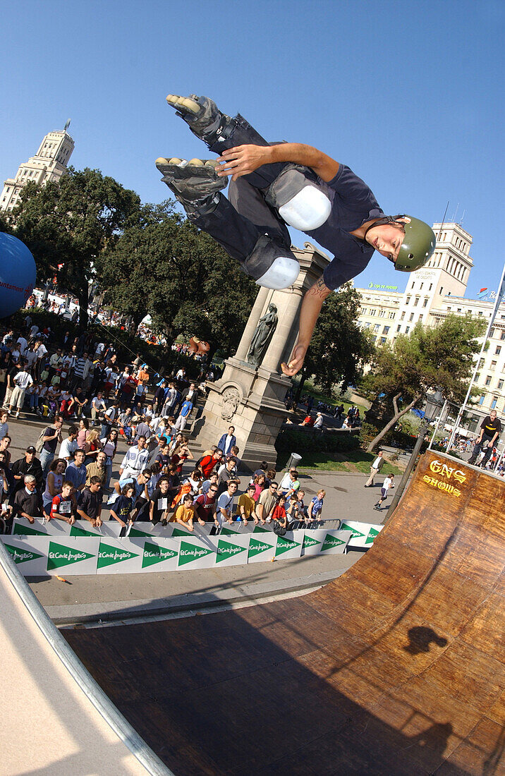 Halfpipe inline skater, Barcelona, Spanien