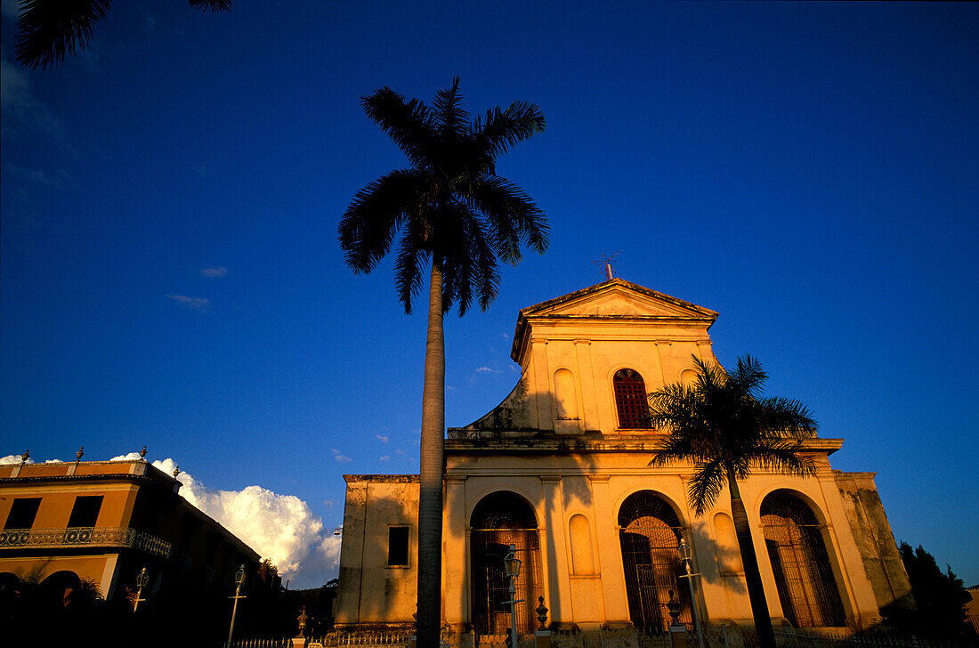 Kirche am Plaza Mayor, Trinidad, Cuba Caribbean
