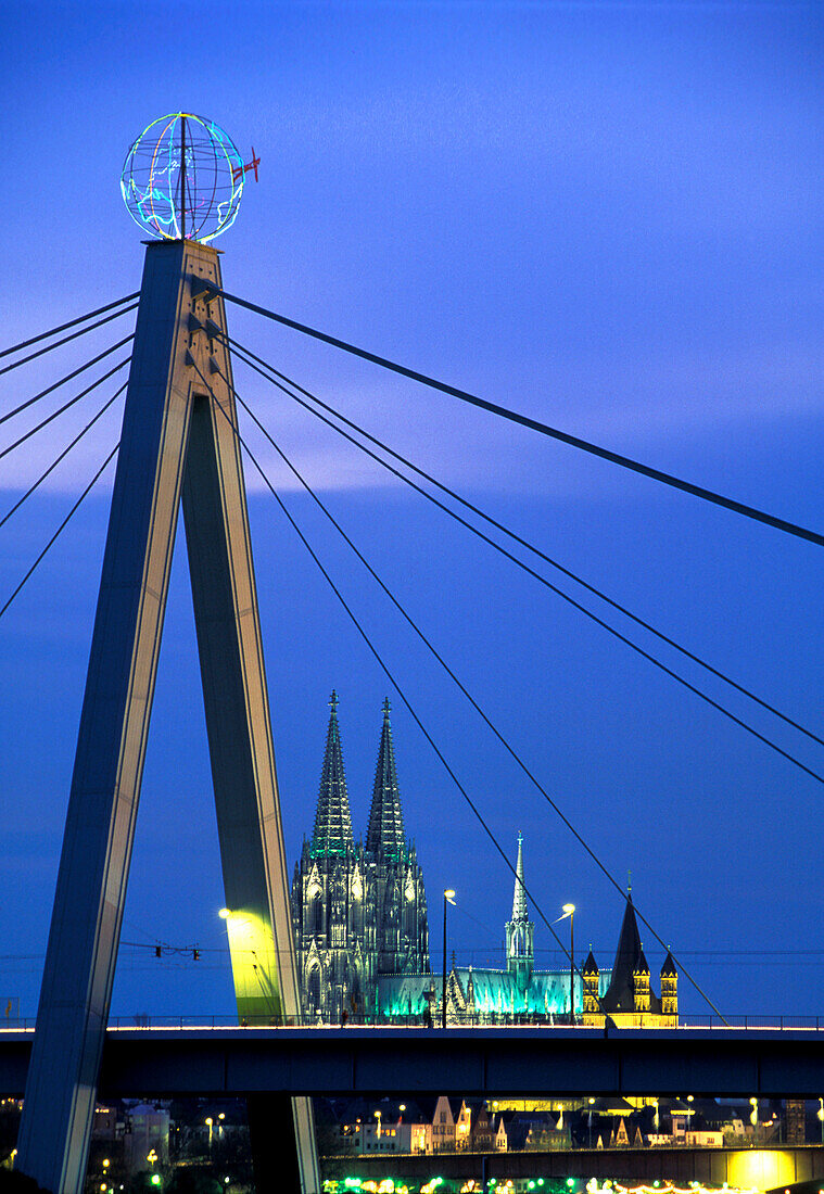 Cologne Cathedral and Severins bridge in the evening, Cologne, North Rhine-Westphalia, Germany, Europe